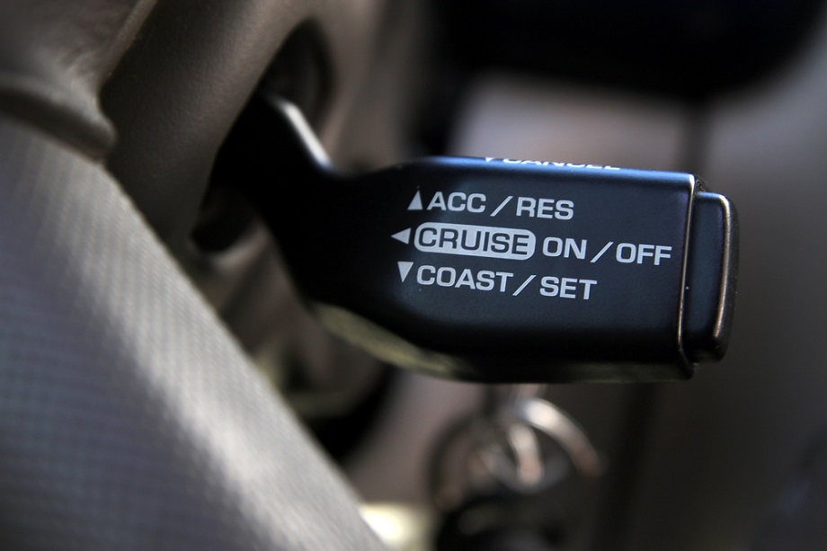 How to Use Cruise Control: 7 Specific Things You Need to Know Well