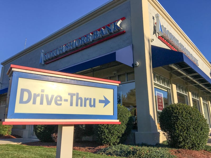 How to Easily Navigate a Drive-Thru Lane: New Drivers&#8217; Step-by-Step Guide