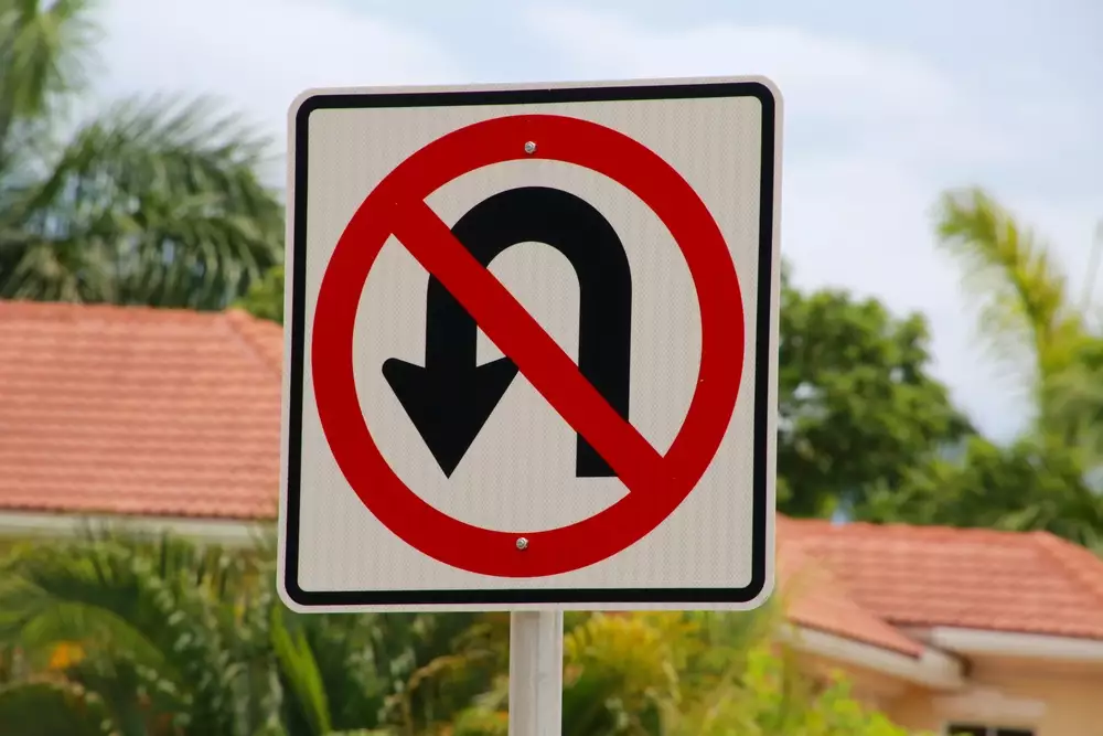 No U-turns sign