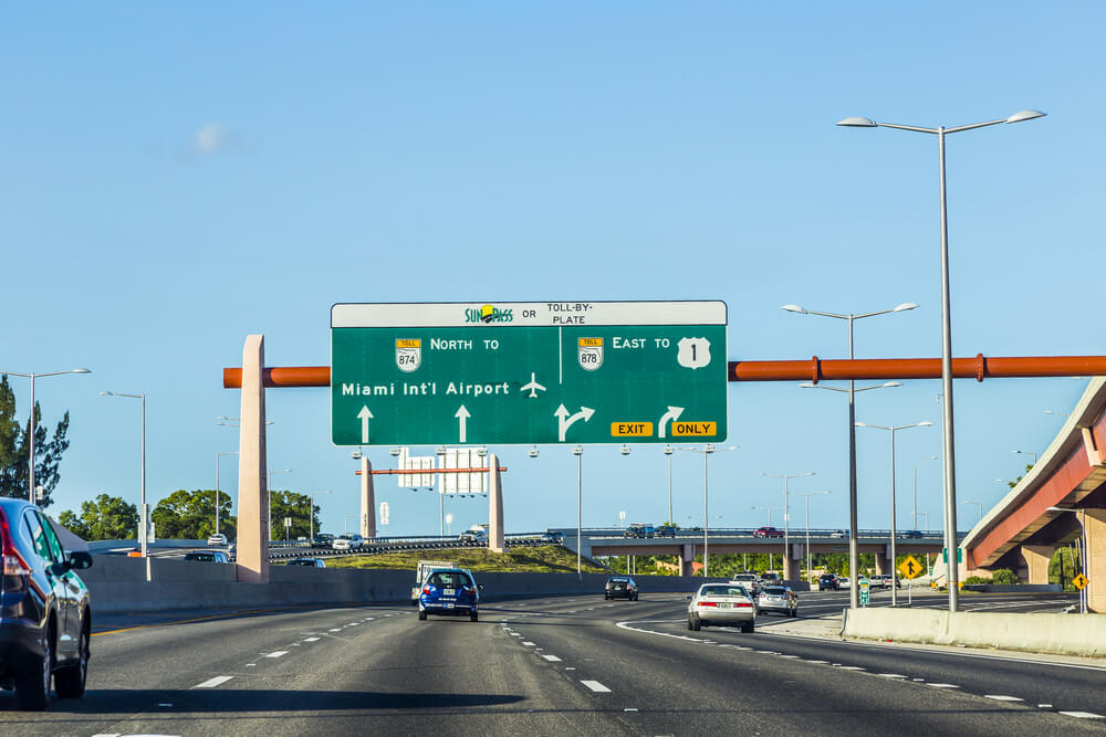 This Is How to Use a Toll Road: 8 Basic Guidelines