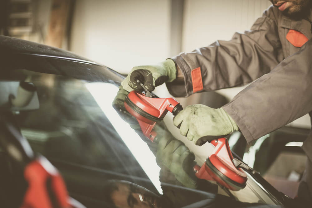changing a windshield glass