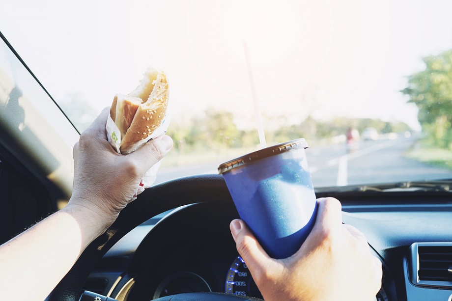 Food in the Car: This Is Why You Should Stop Eating Behind the Wheel ASAP
