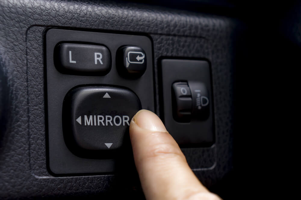 8 Tips to Adjust Your Car Mirrors Correctly