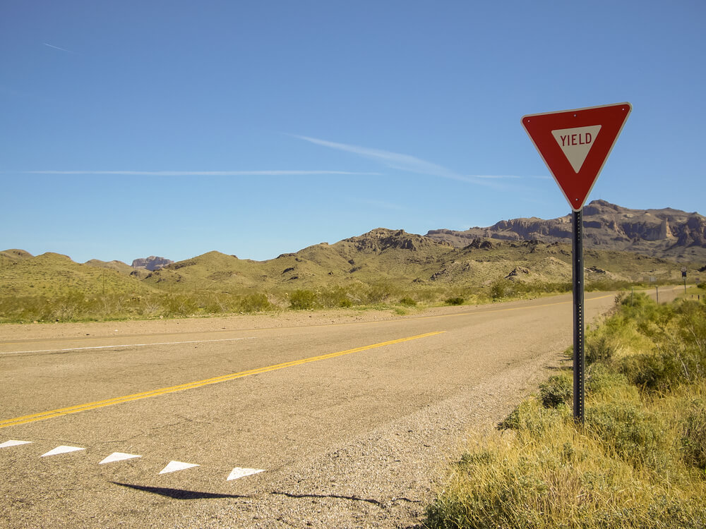 yield sign image