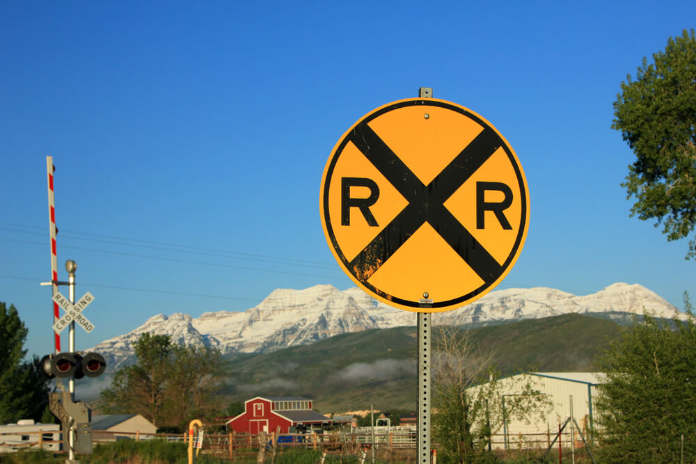train crossing sign